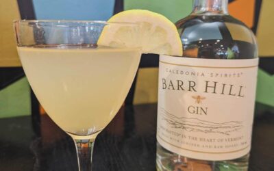 Goodbye 2023, hello 2024! We’re ringing in the New Year with our first ever GINuary. All month long, we’re celebrating our favorite gins and gin cocktails! The first featured cocktail is one many of you may be familiar with if you’ve checked out our classic cocktails list: Bee’s Knees. Legend has it this beautiful concoction of gin, lemon and honey was originally the invention of Titanic shipwreck survivor the Unsinkable Molly Brown. For our Ginuary’s Bee’s Knees, we couldn’t think of any better gin to showcase than @barrhillgin out of Vermont. Barr Hill uses a healthy dose of estate honey in its botanicals, making it play perfectly off of the lemon and honey already in the cocktail. Stay tuned for more gin classics as the month unfolds, and come in to try em out! #GINuary #whymcocktails #seacoastdrinks